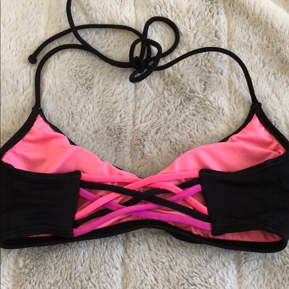 VS Pink bikini top - Picture 2 of 3